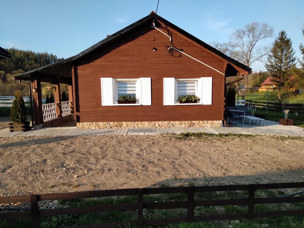 Villa Domek Na Prerii à Ustrzyki Dolne Extérieur photo
