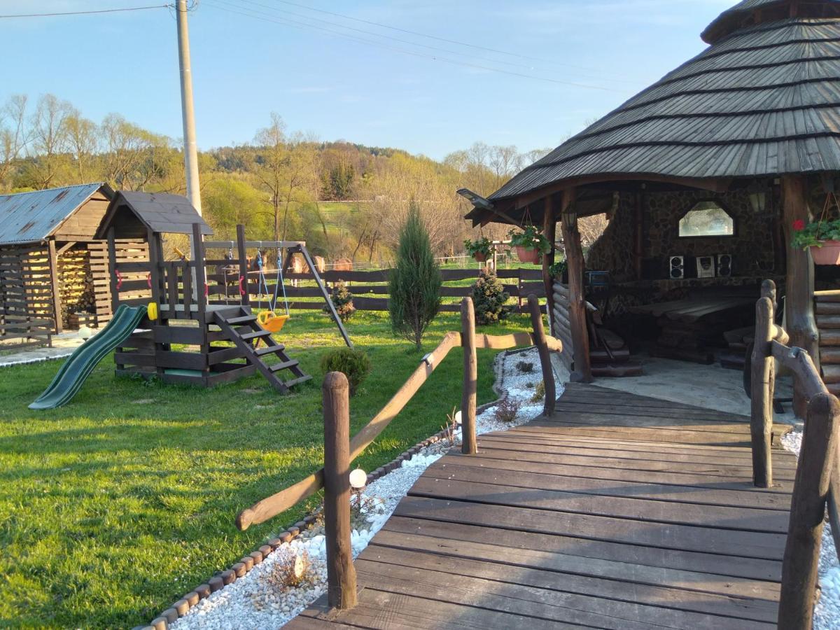 Villa Domek Na Prerii à Ustrzyki Dolne Extérieur photo