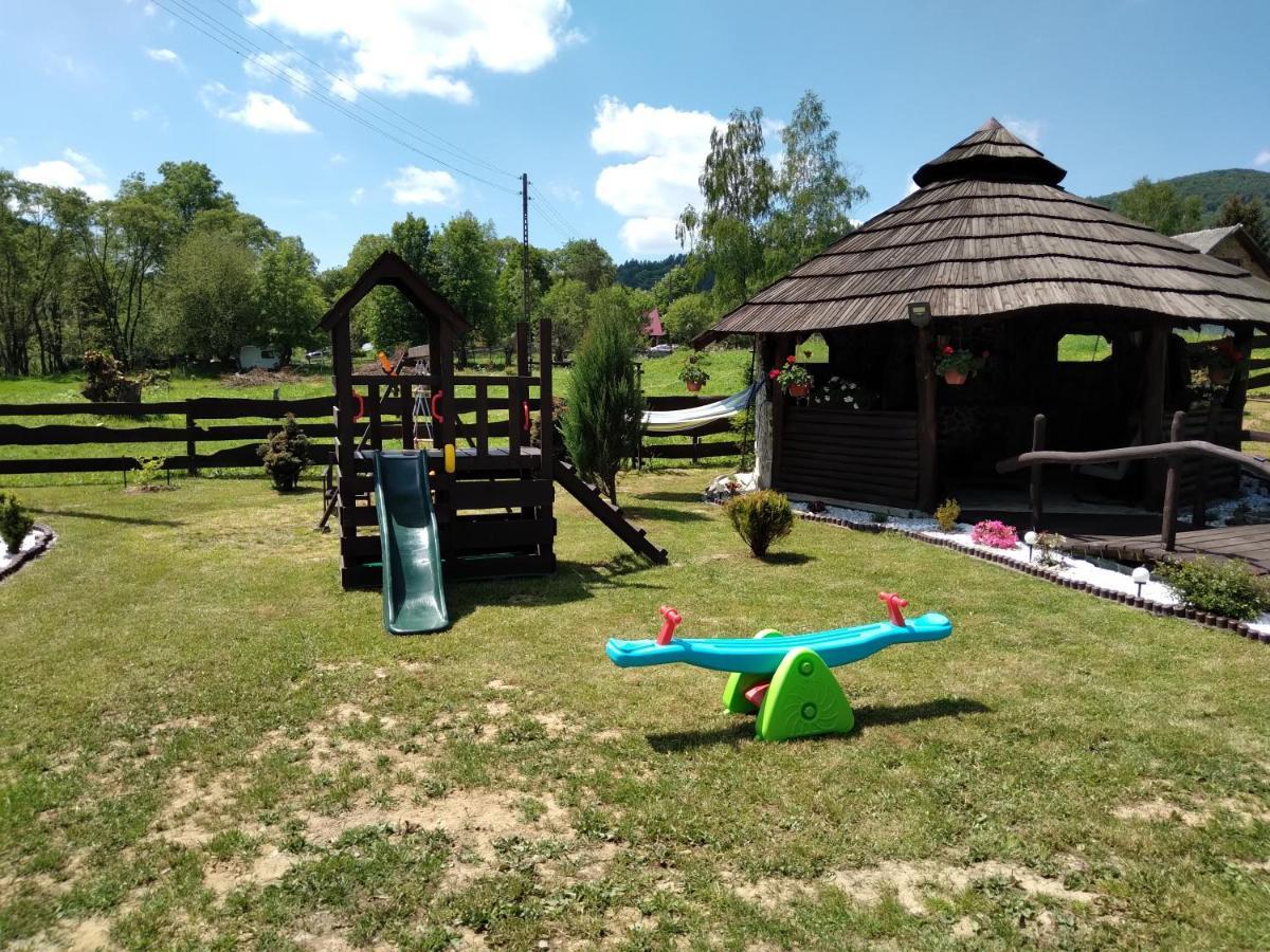 Villa Domek Na Prerii à Ustrzyki Dolne Extérieur photo