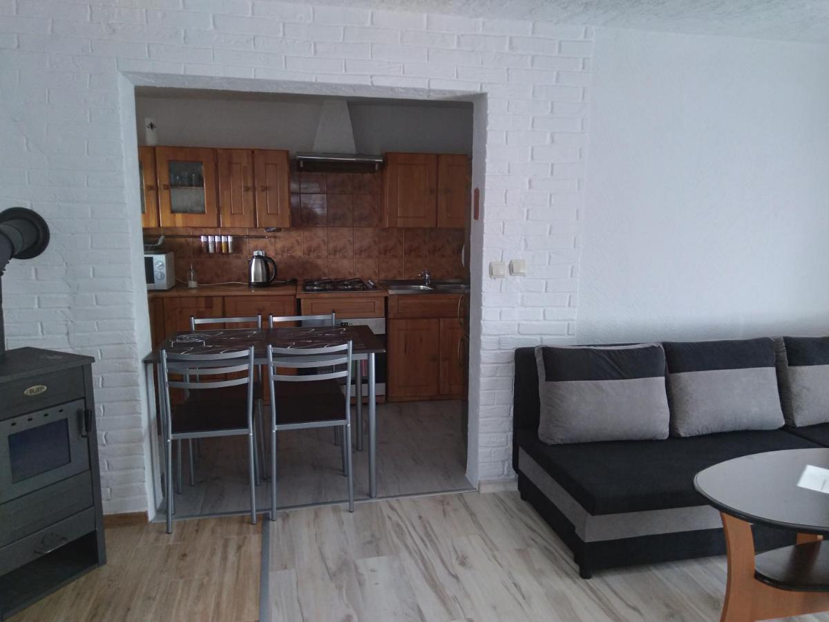 Villa Domek Na Prerii à Ustrzyki Dolne Extérieur photo