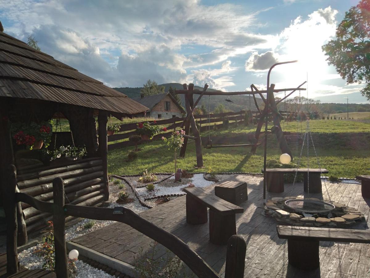 Villa Domek Na Prerii à Ustrzyki Dolne Extérieur photo