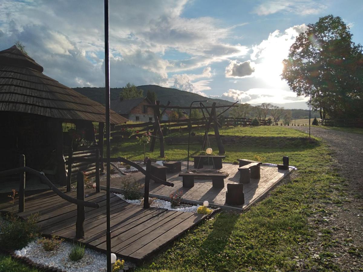 Villa Domek Na Prerii à Ustrzyki Dolne Extérieur photo