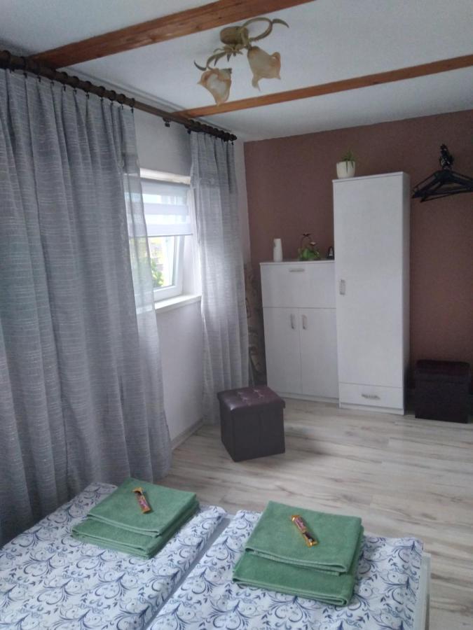 Villa Domek Na Prerii à Ustrzyki Dolne Extérieur photo